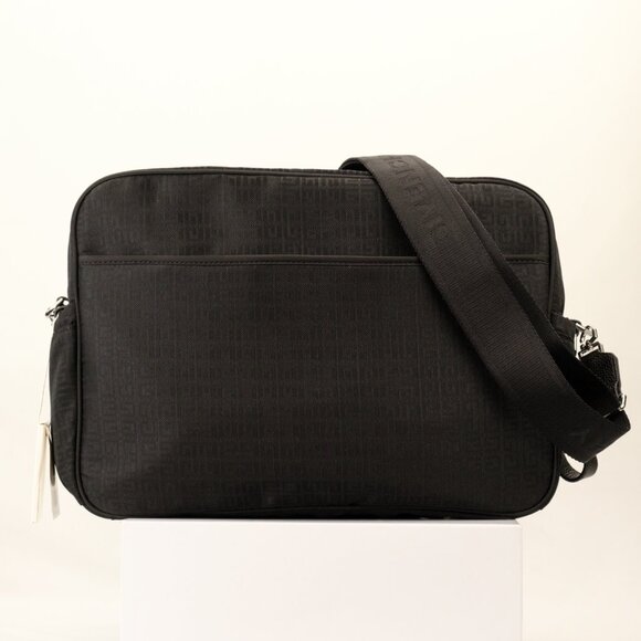 Givenchy 4G Logo Print Baby Travel Bag w/ Changing Pad, Black - Picture 2 of 13